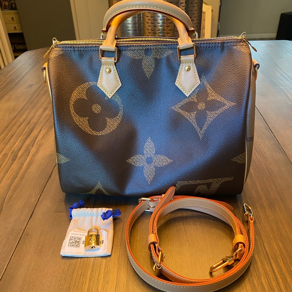 BRAND NEW Louis Vuitton Giant Reverse Monogram Speedy 30